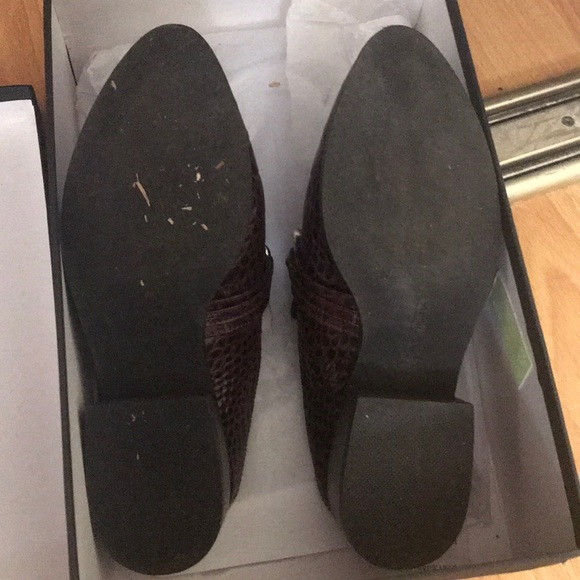 Croc textured Mules with Chainlink detail - Picture 4 of 5